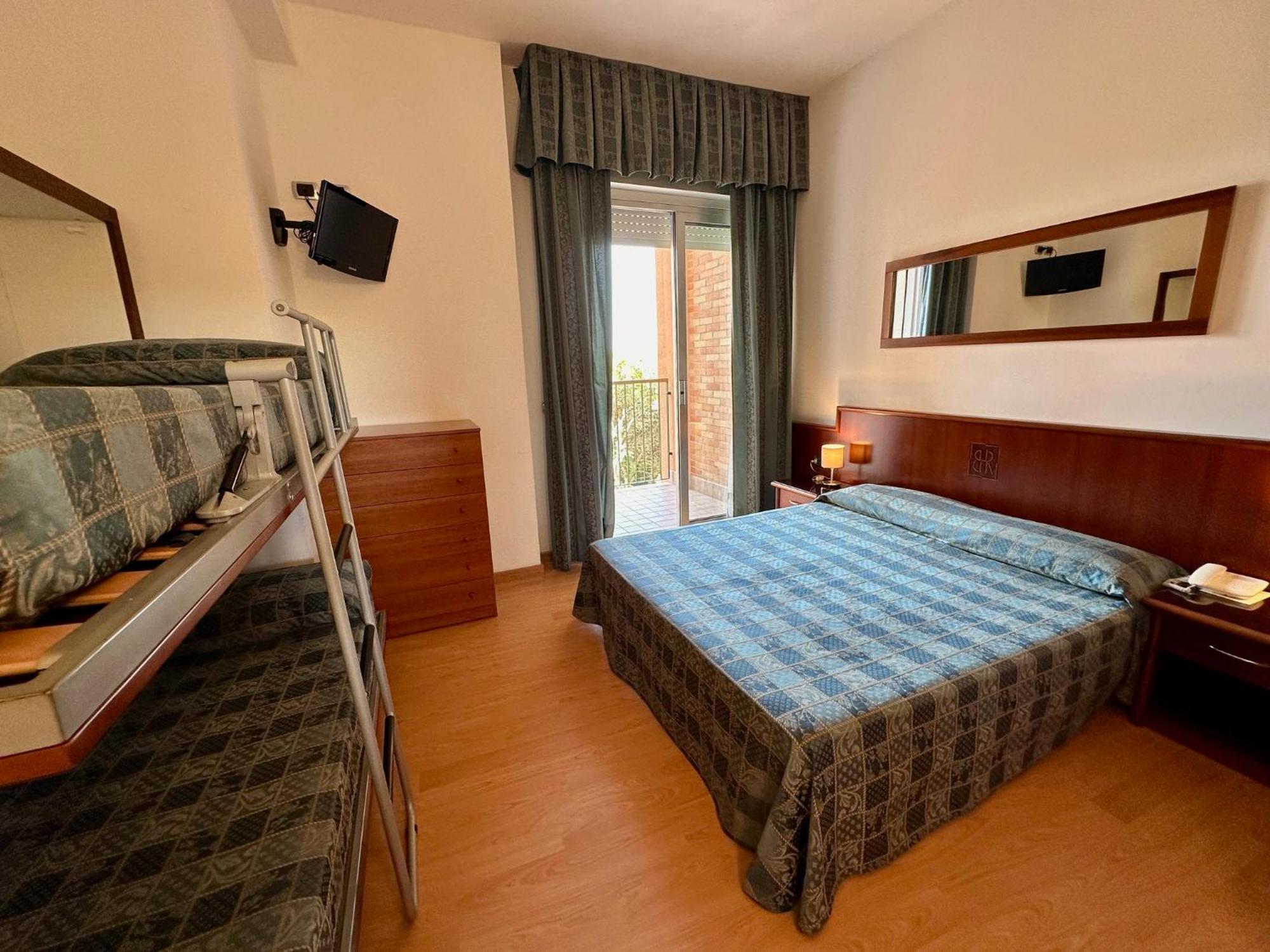 Hotel Beau Rivage Pineta Lido di Jesolo Bilik gambar